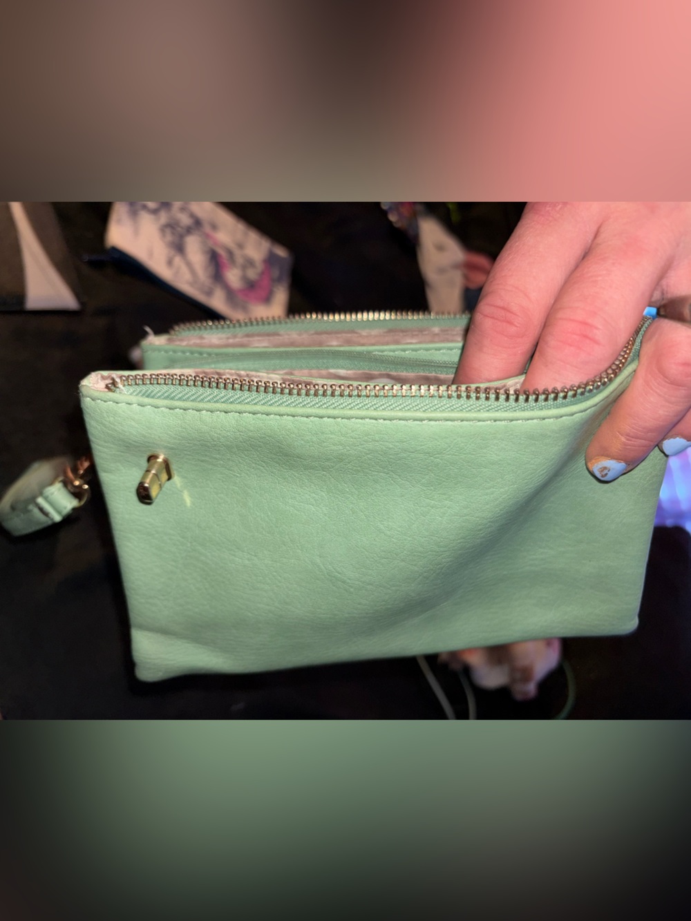 Source Unknown Mint Green Women’s Wristlet Clutch